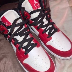 Jordan 1 Mid Chicago White Heel Size 7Y
